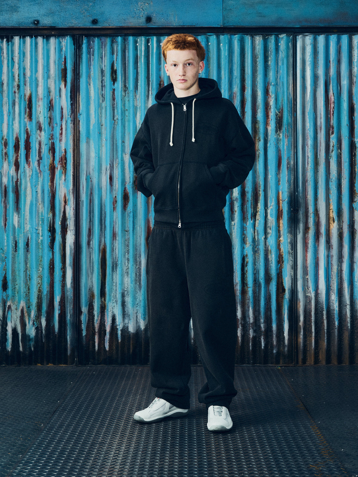 ISLAND KNOCKOUT SWEATPANT [BLACK]